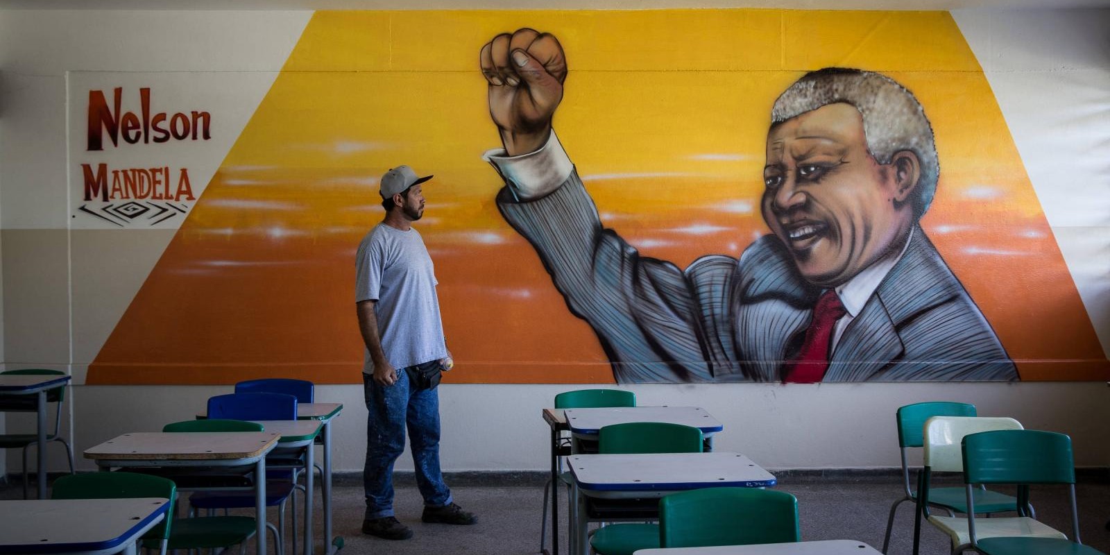 Escola Pública Ganha Grafites Em Sala De Aula