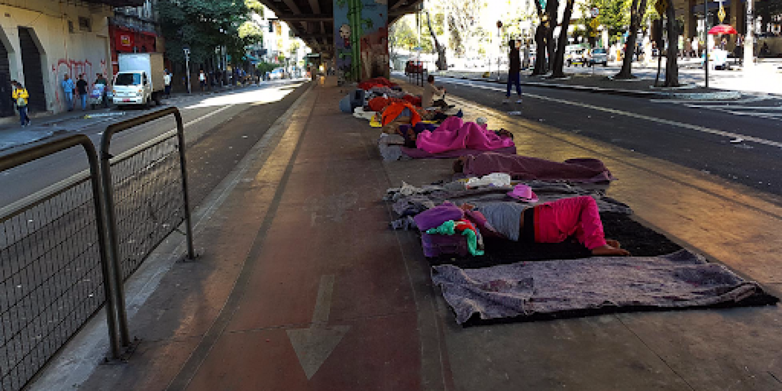 A Saga Dos Moradores De Rua Em São Paulo Por Um Copo D'água