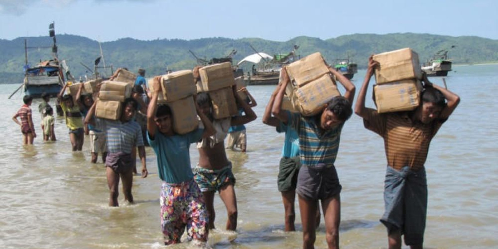 Refugiados climáticos se amontoam em favelas de Bangladesh