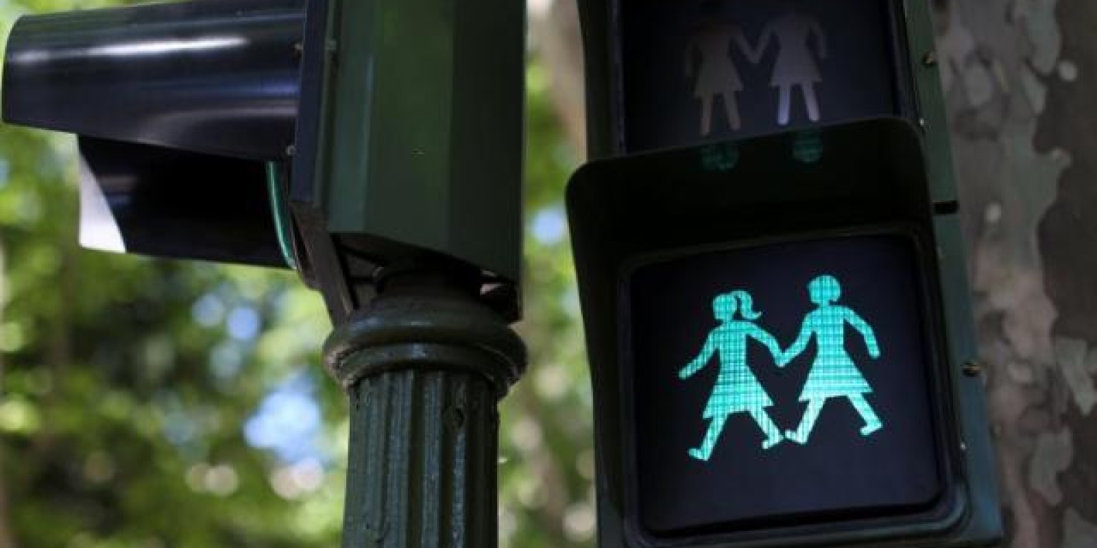 Madri Instala 72 Semáforos Com Casais Homossexuais
